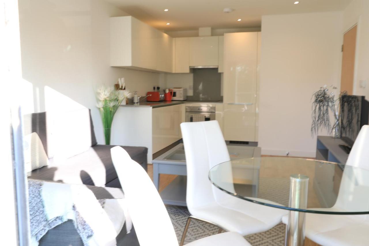Sunshine Place Apartamento Enfield